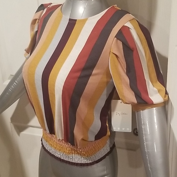 Casual Top/Crop Top - Picture 2 of 4